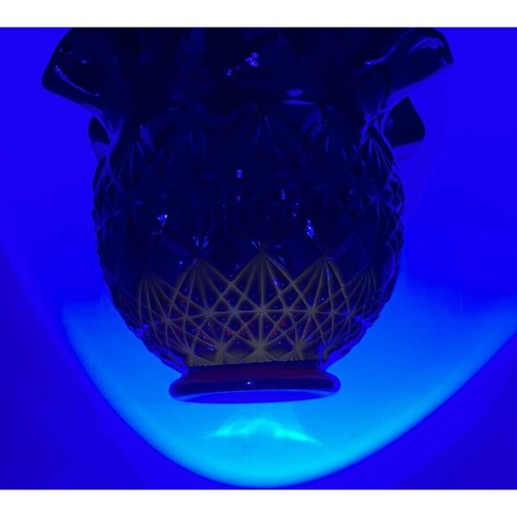 Fenton Art Glass Diamond Star Pattern Ruby Red Amberina Bowl Vase Ruffled Edge - Picture 12 of 12